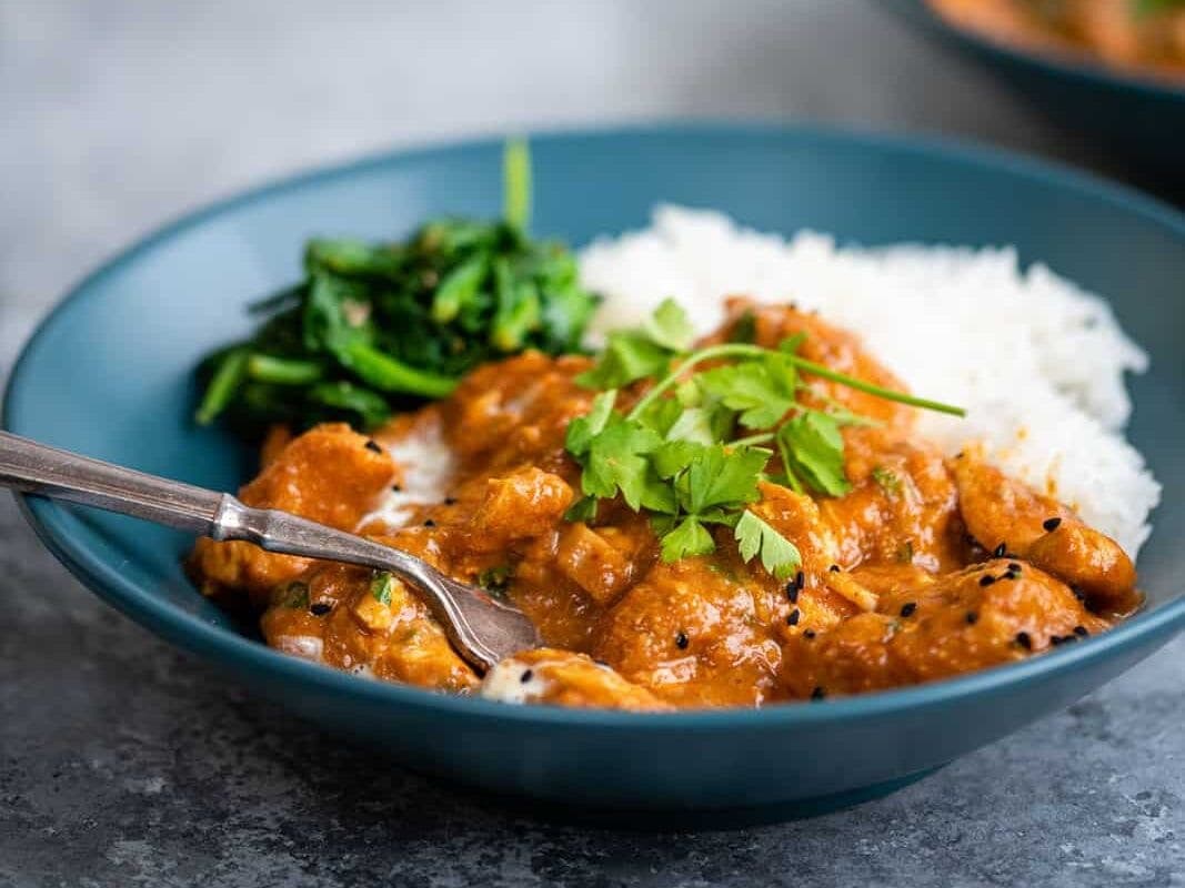 Slow Cooker Chicken Curry With Creamy Spiced Sauce